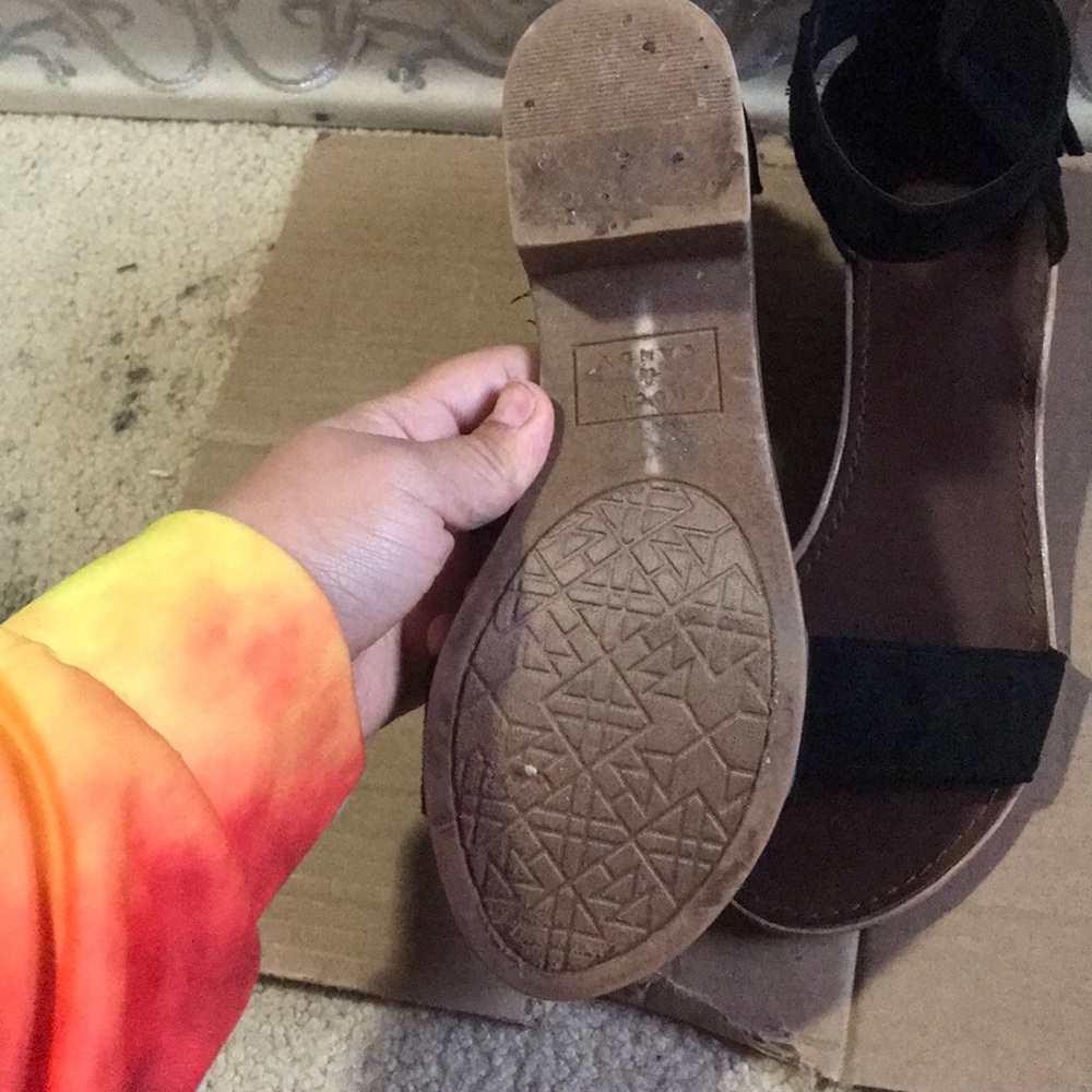 Heels - Picture 2 of 2